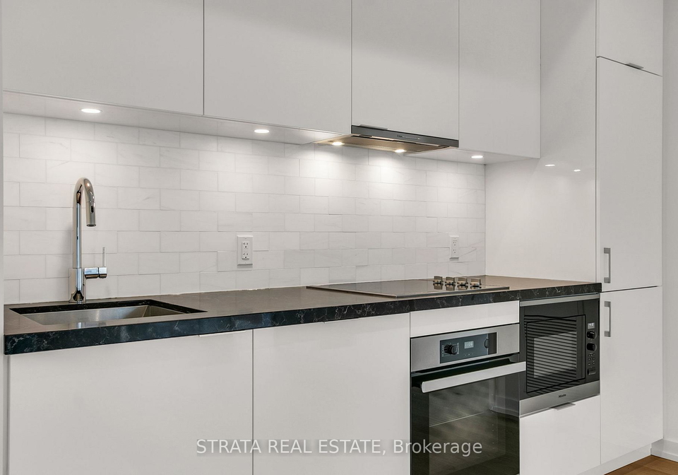 158-front-street-e-toronto-ontario-c12601216