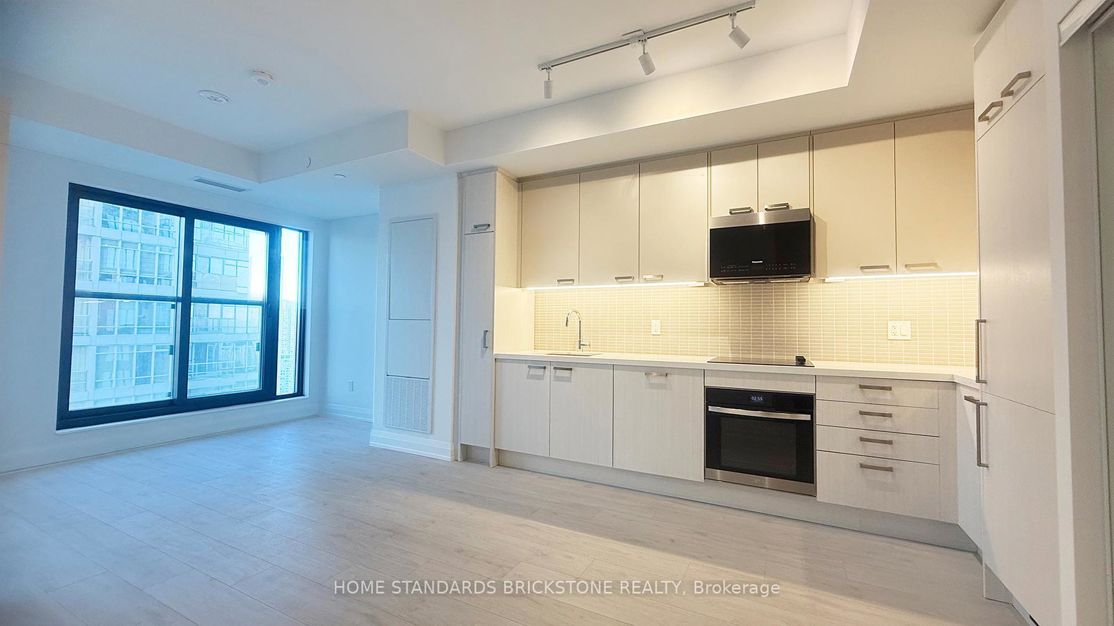 20-soudan-avenue-toronto-ontario-c12601228