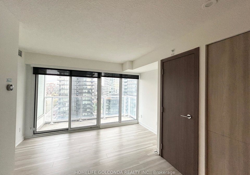 19-bathurst-street-toronto-ontario-c12601284