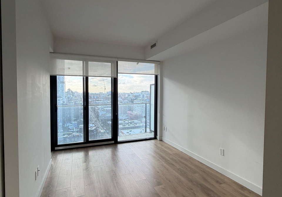 215-queen-street-w-toronto-ontario-c12601626