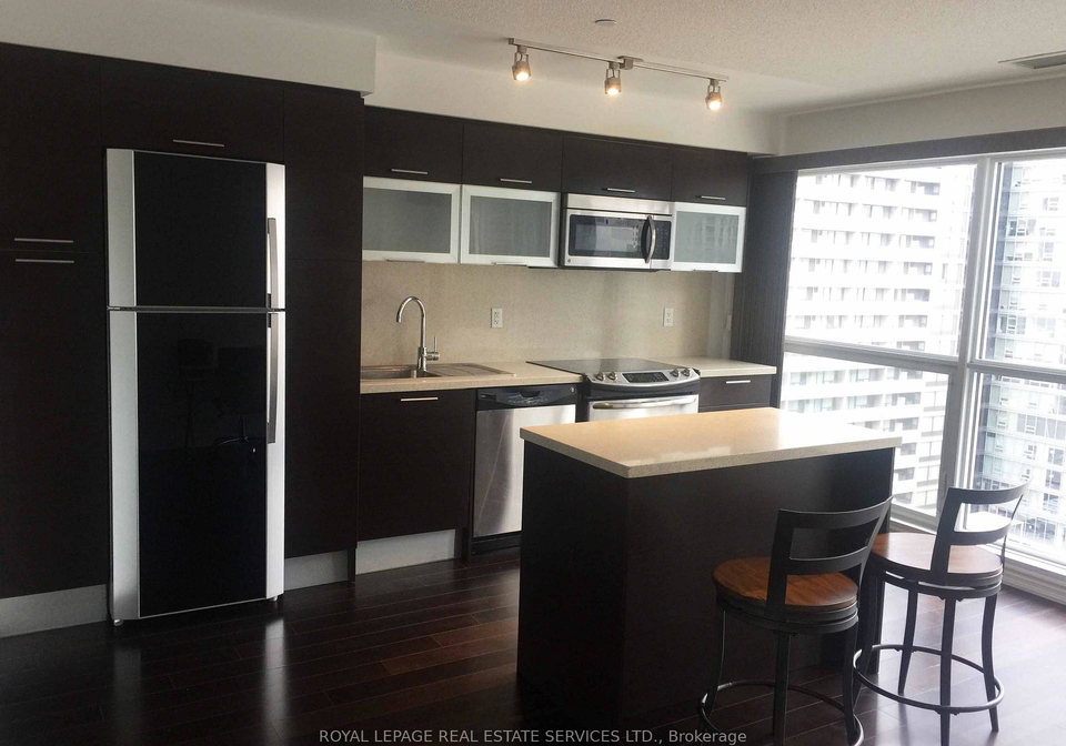 386-yonge-street-toronto-ontario-c12601634