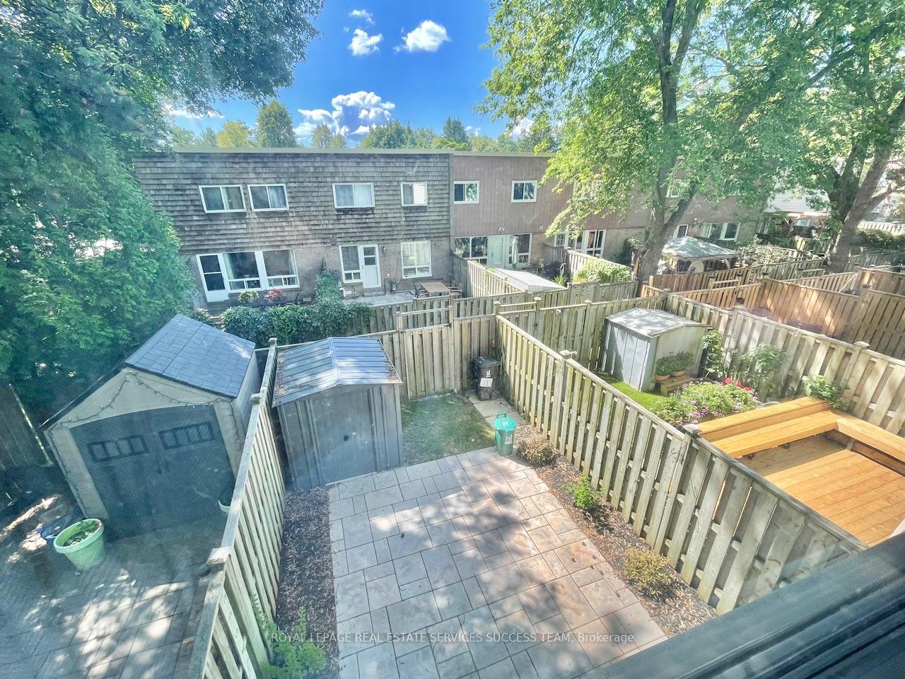 17-curly-vineway-n-north-york-ontario-c12601838