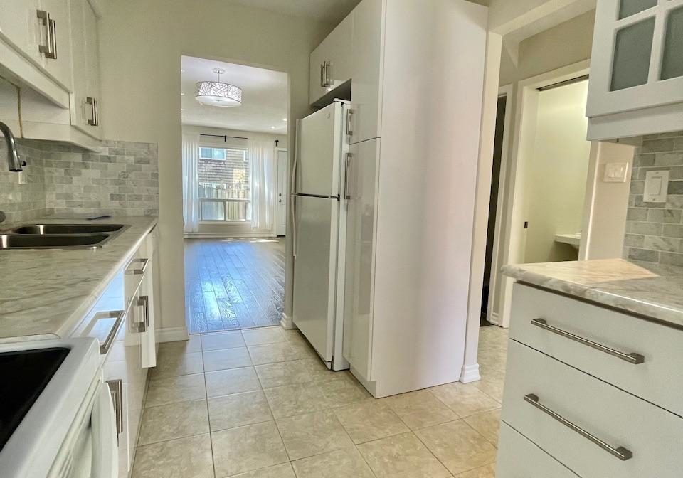 17-curly-vineway-n-north-york-ontario-c12601838