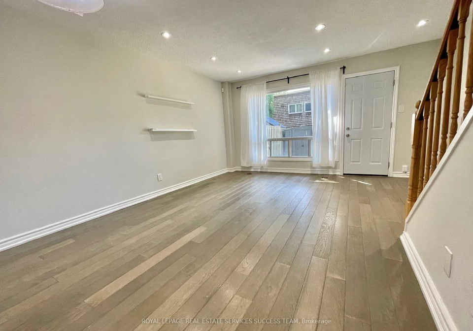 17-curly-vineway-n-north-york-ontario-c12601838