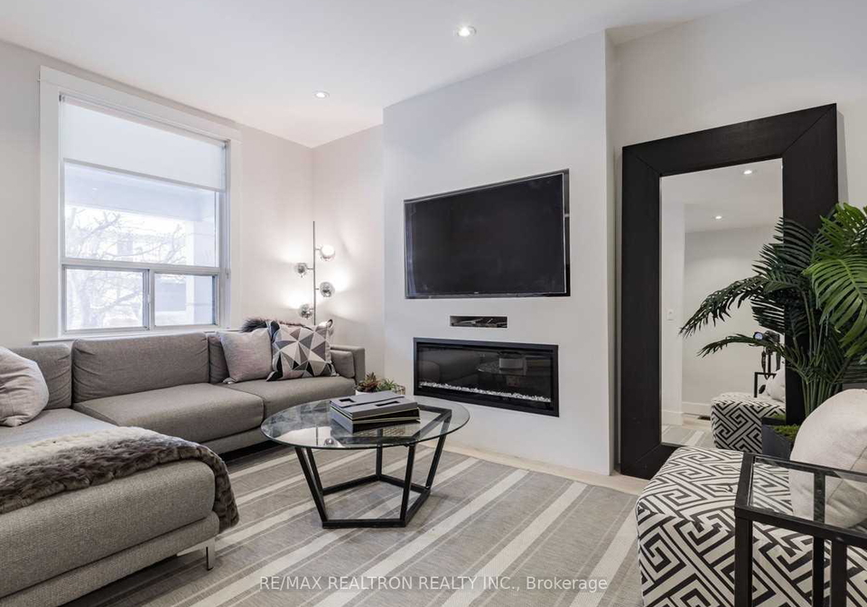 1047-davenport-road-toronto-ontario-c12602078