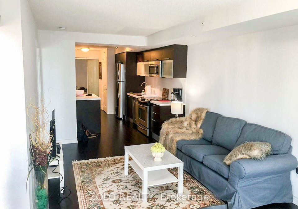 386-yonge-street-toronto-ontario-c12602358