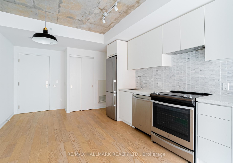 60-colborne-avenue-toronto-ontario-c12602360