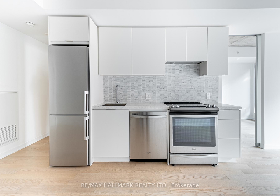 60-colborne-avenue-toronto-ontario-c12602360