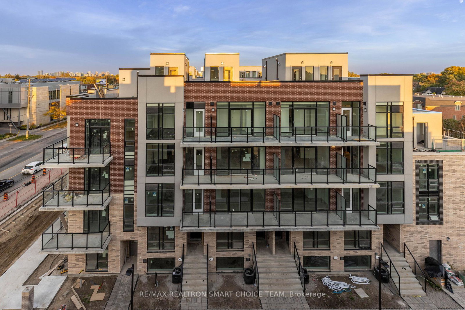 871-sheppard-avenue-w-toronto-ontario-c12602702