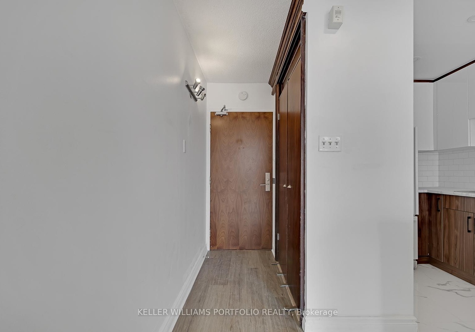914-yonge-street-toronto-ontario-c12602712