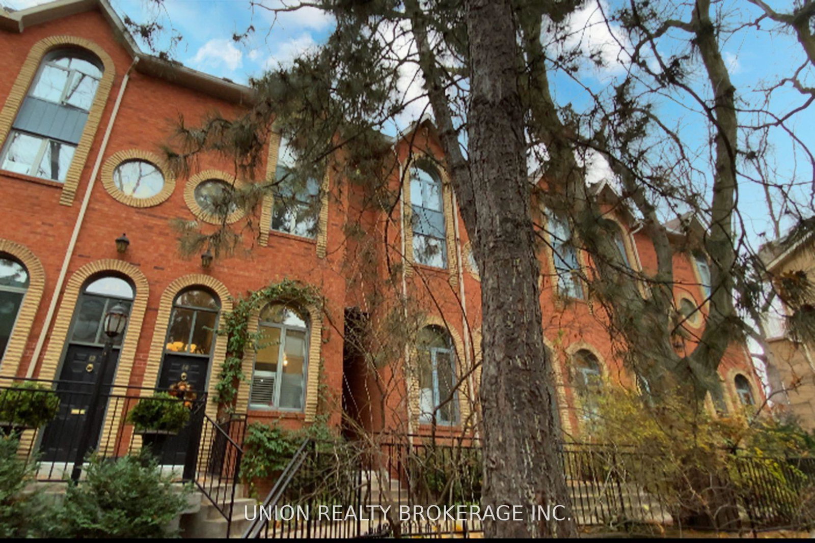 280-sherbourne-street-toronto-ontario-c12602812