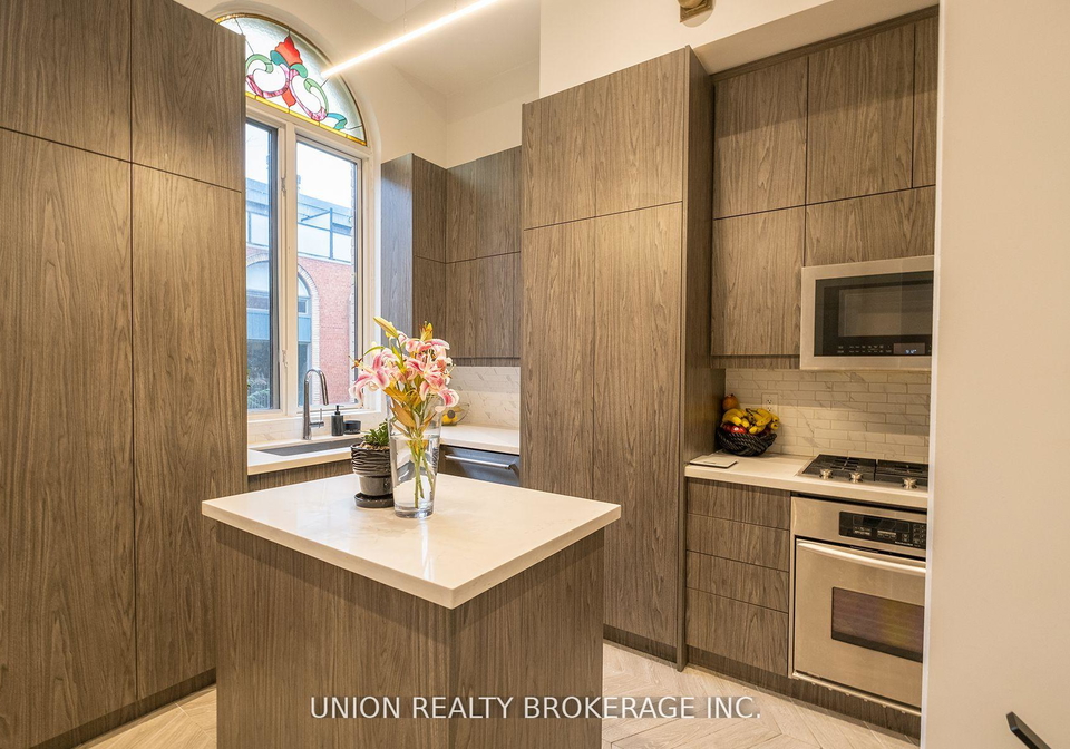 280-sherbourne-street-toronto-ontario-c12602812