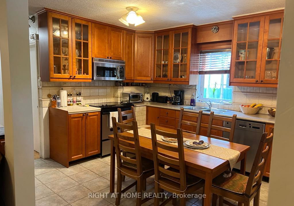 15-lynnhaven-road-toronto-ontario-c12602984