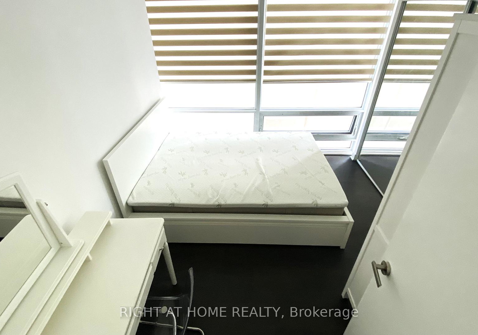15-grenville-street-toronto-ontario-c12603136