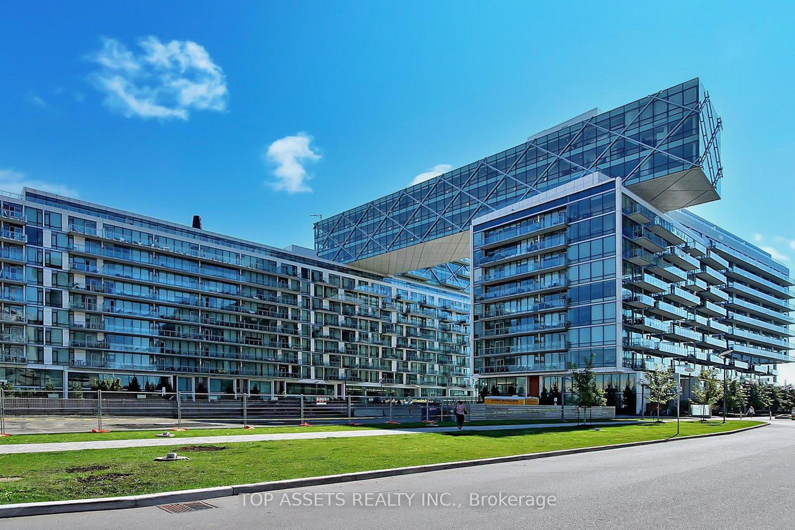39-queens-quay-e-toronto-ontario-c12603240