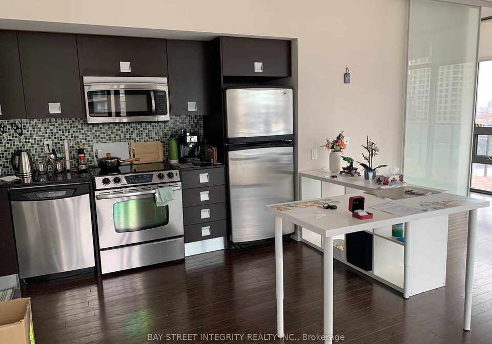 33-charles-street-e-toronto-ontario-c12603244