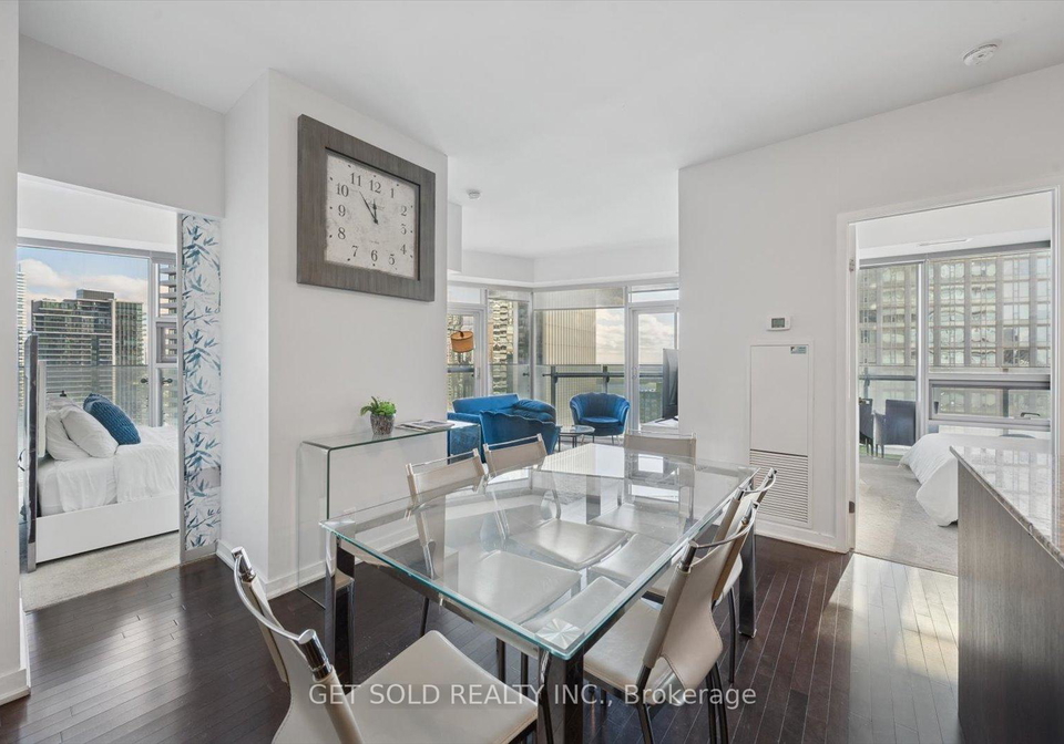 14-york-street-toronto-ontario-c12603282