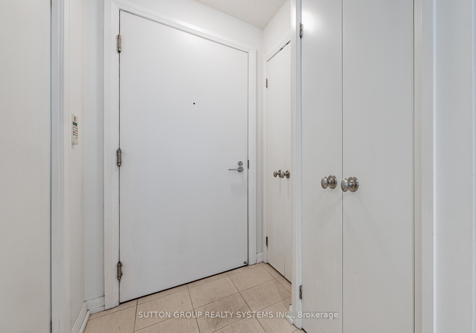 111-elizabeth-street-toronto-ontario-c12603310