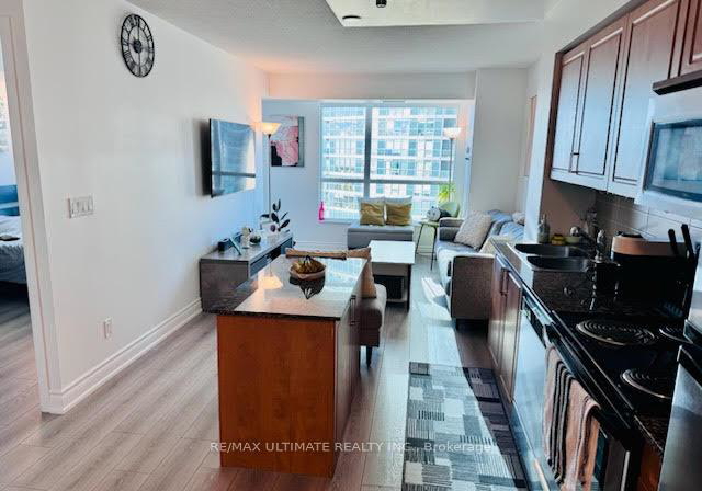 215-fort-york-boulevard-toronto-ontario-c12603416