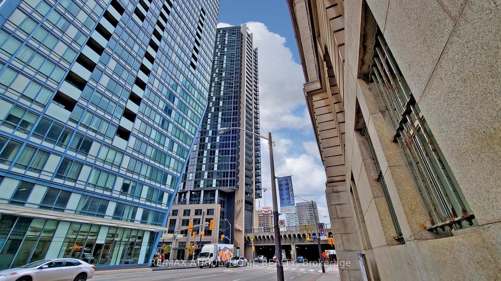 1-the-esplanade-toronto-ontario-c12603500
