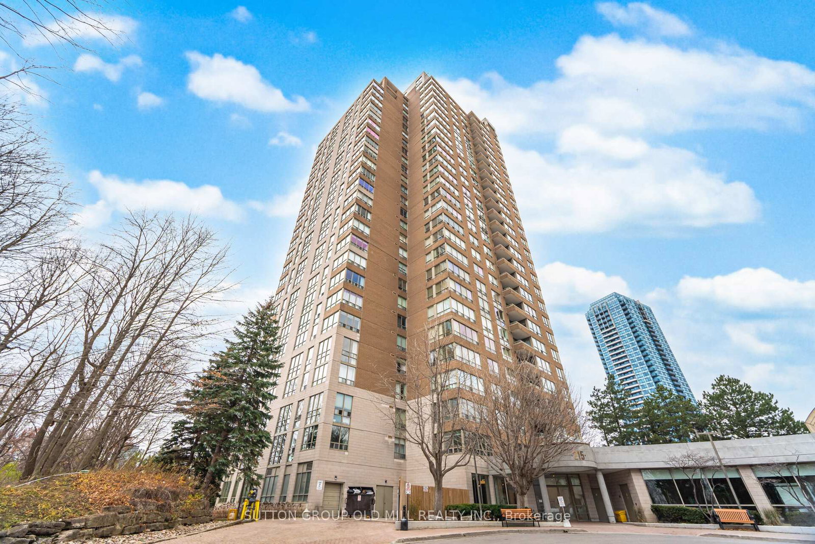 215-wynford-drive-east-york-ontario-c12603692