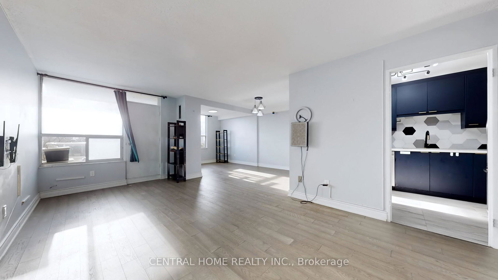 5-shady-golfway-east-york-ontario-c12603948