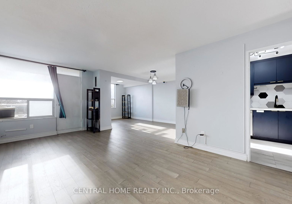 5-shady-golfway-east-york-ontario-c12603948