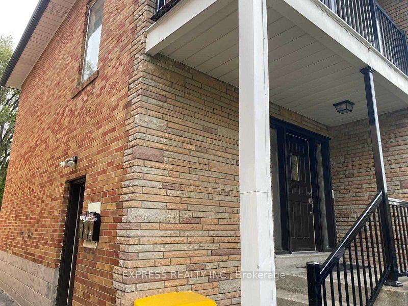 60old-orchard-grove-toronto-ontario-c12604538