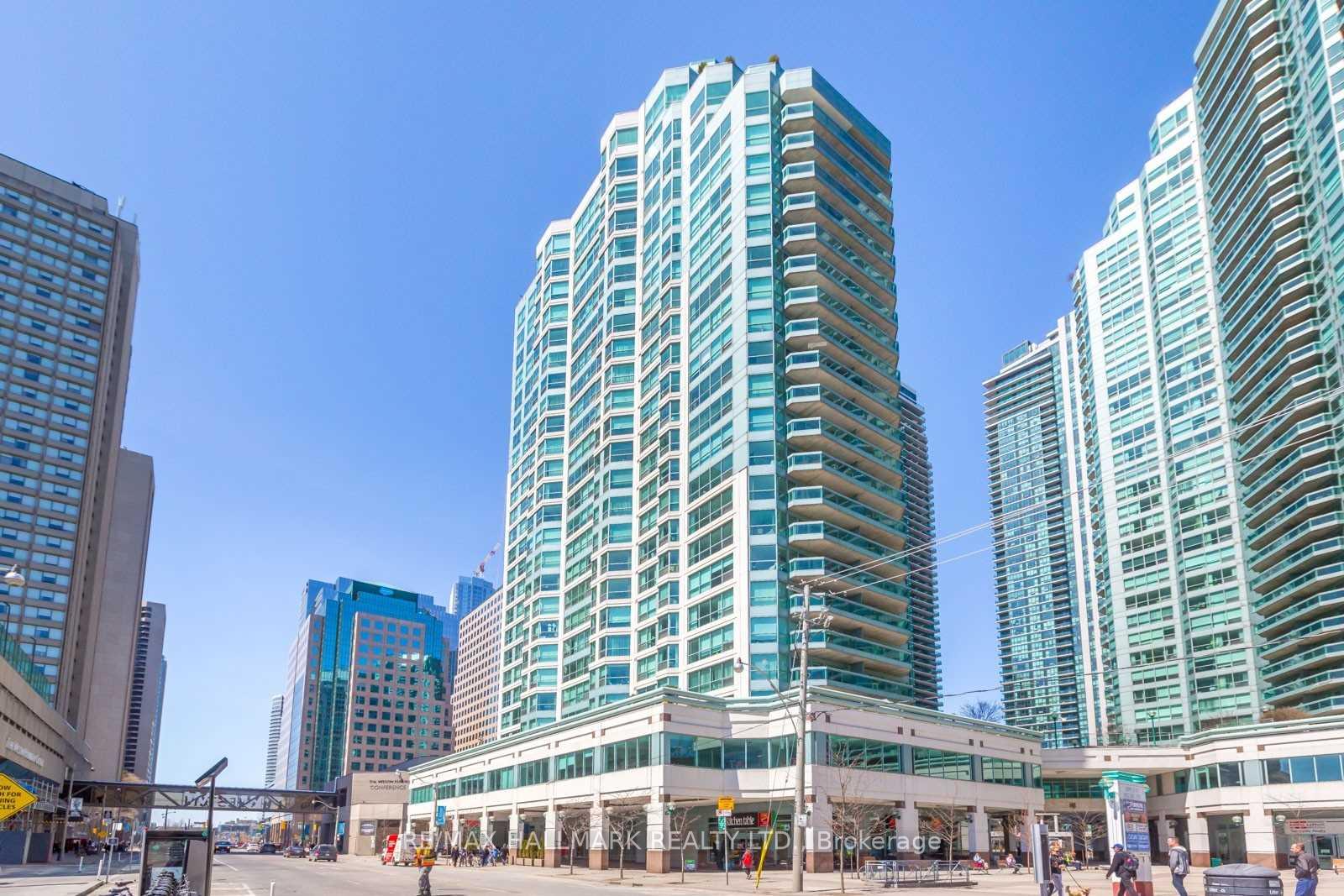 10-queens-quay-w-toronto-ontario-c12605922
