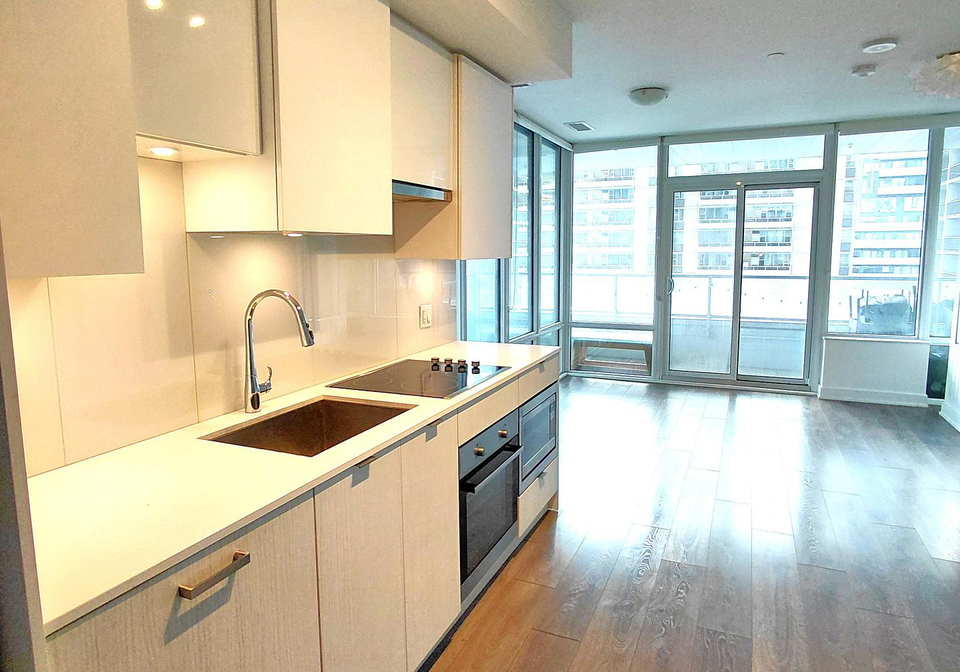 99-broadway-avenue-toronto-ontario-c12605974