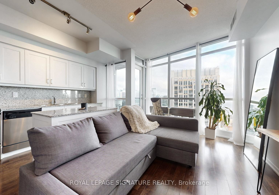215-fort-york-boulevard-toronto-ontario-c12605992