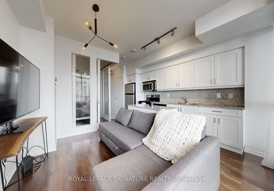 215-fort-york-boulevard-toronto-ontario-c12605992