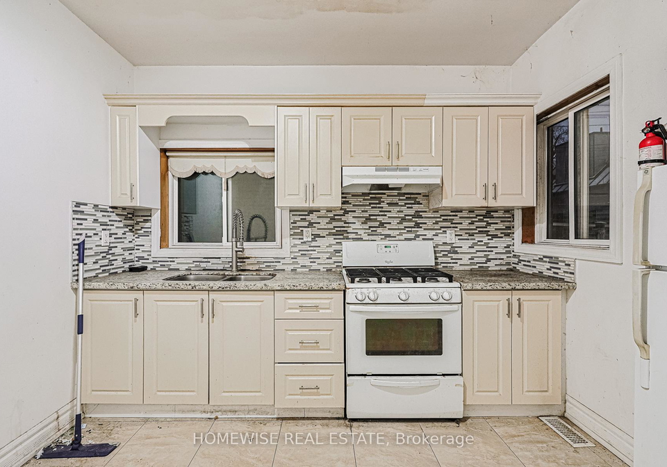598-bathurst-street-toronto-ontario-c12606358