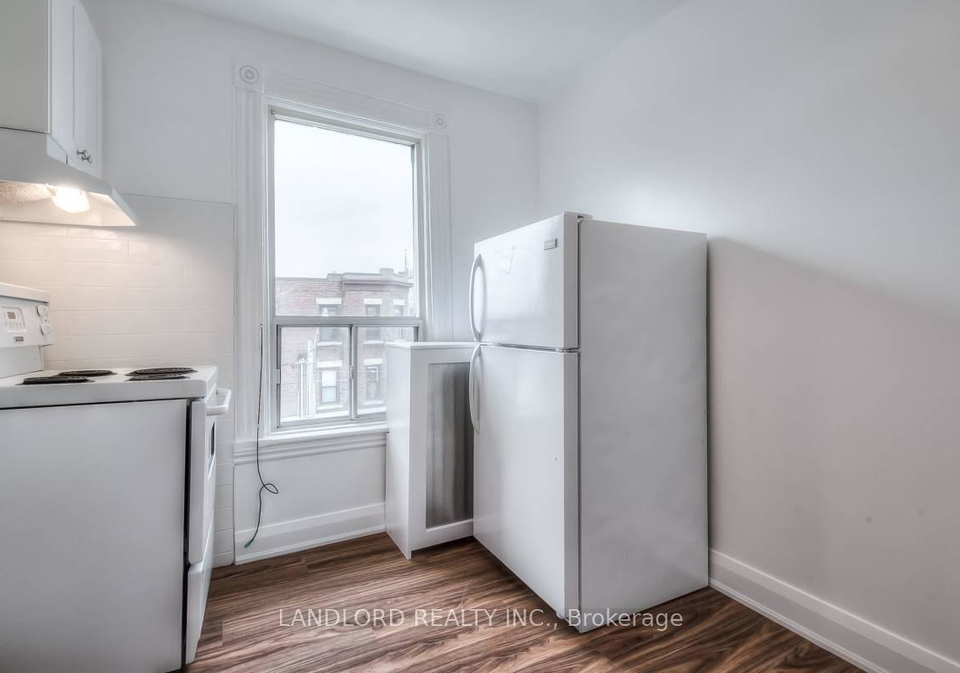 45-clinton-street-toronto-ontario-c12606364