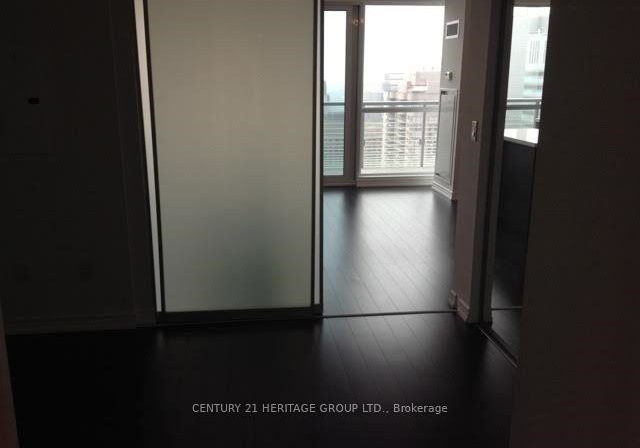 386-yonge-street-toronto-ontario-c12606372