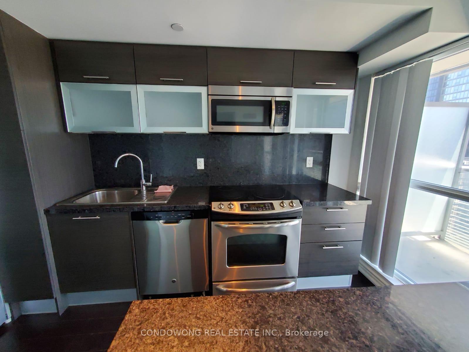 386-yonge-street-toronto-ontario-c12606414