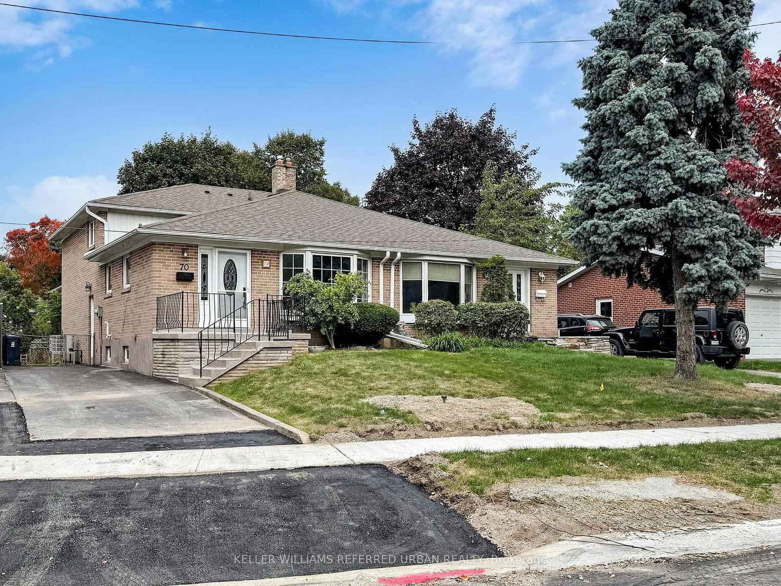 70-crossbow-crescent-north-york-ontario-c12607528