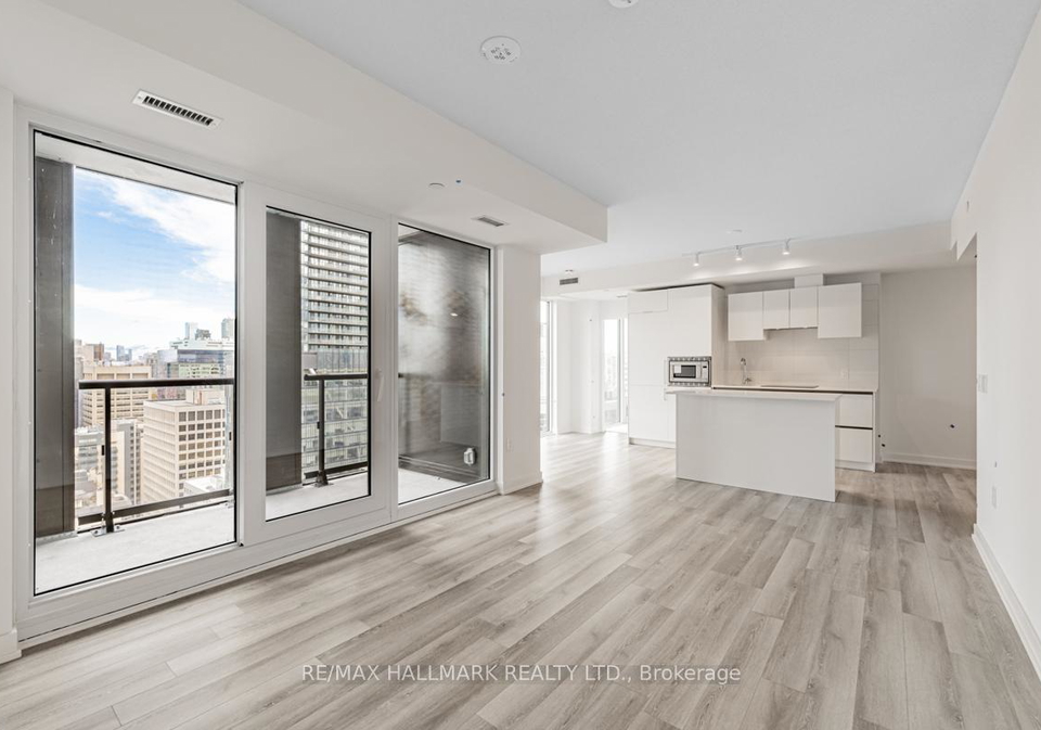 238-simcoe-street-toronto-ontario-c12608066