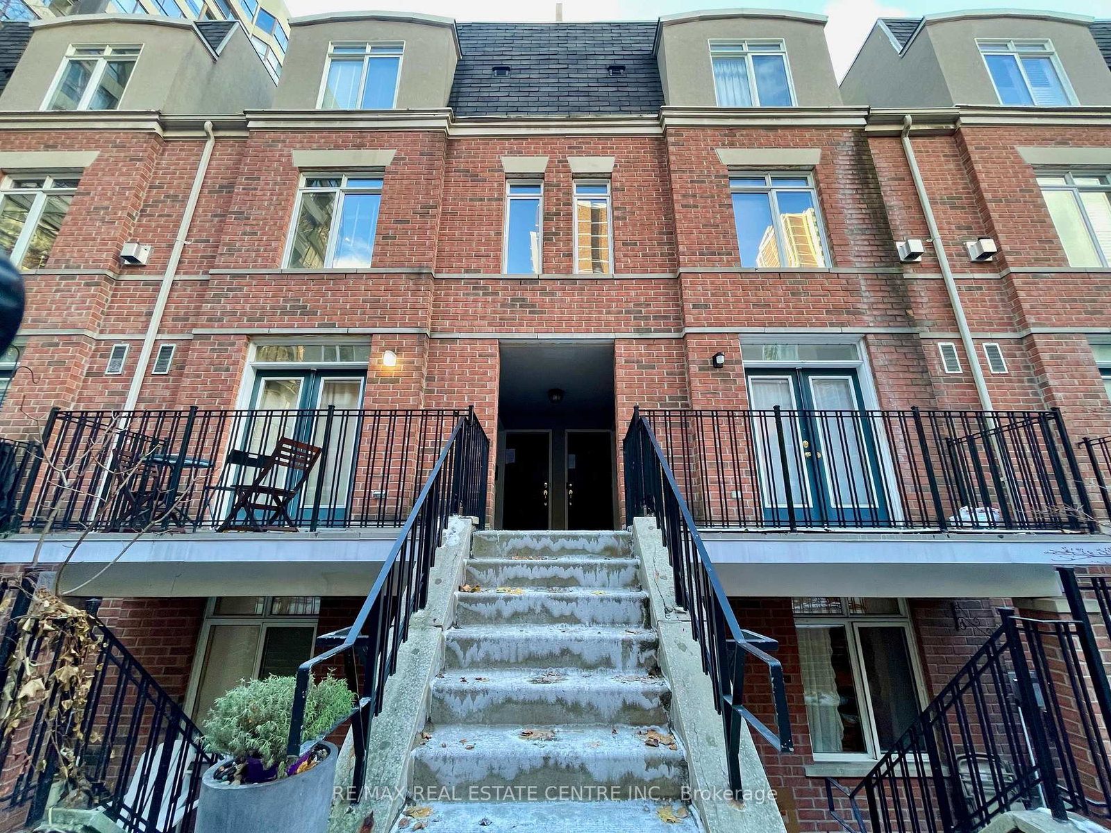 415-jarvis-street-toronto-ontario-c12608318