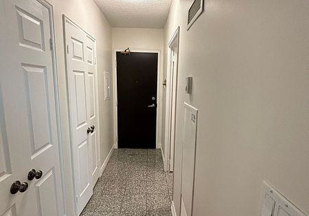 55-bloor-street-e-toronto-ontario-c12608432