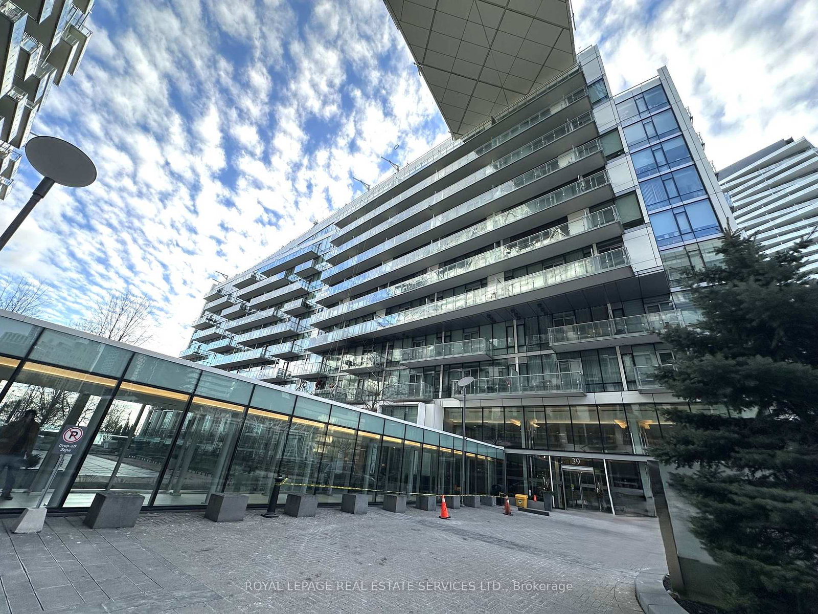 39-queens-quay-e-toronto-ontario-c12608444