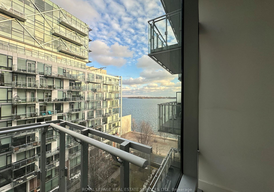 39-queens-quay-e-toronto-ontario-c12608444