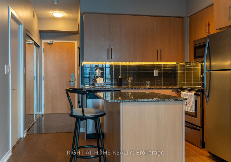 55-bremner-boulevard-toronto-ontario-c12608536