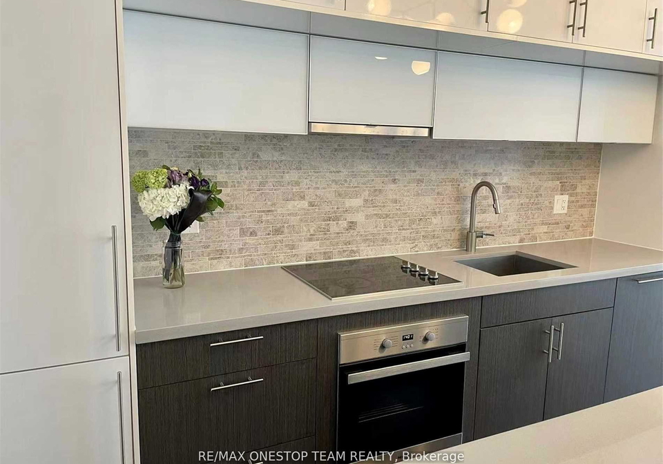 8-mercer-street-toronto-ontario-c12608600