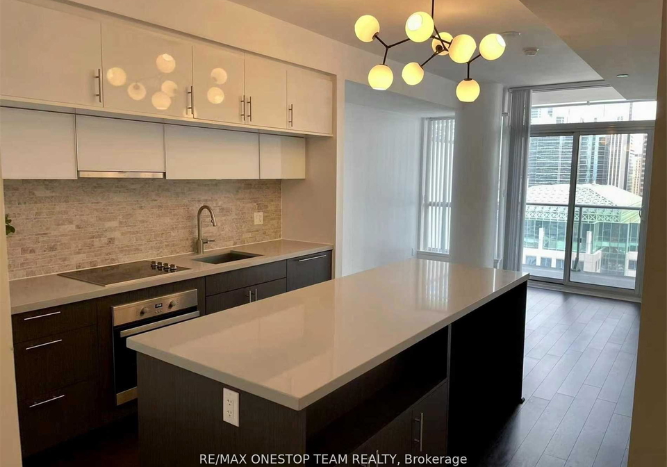 8-mercer-street-toronto-ontario-c12608600
