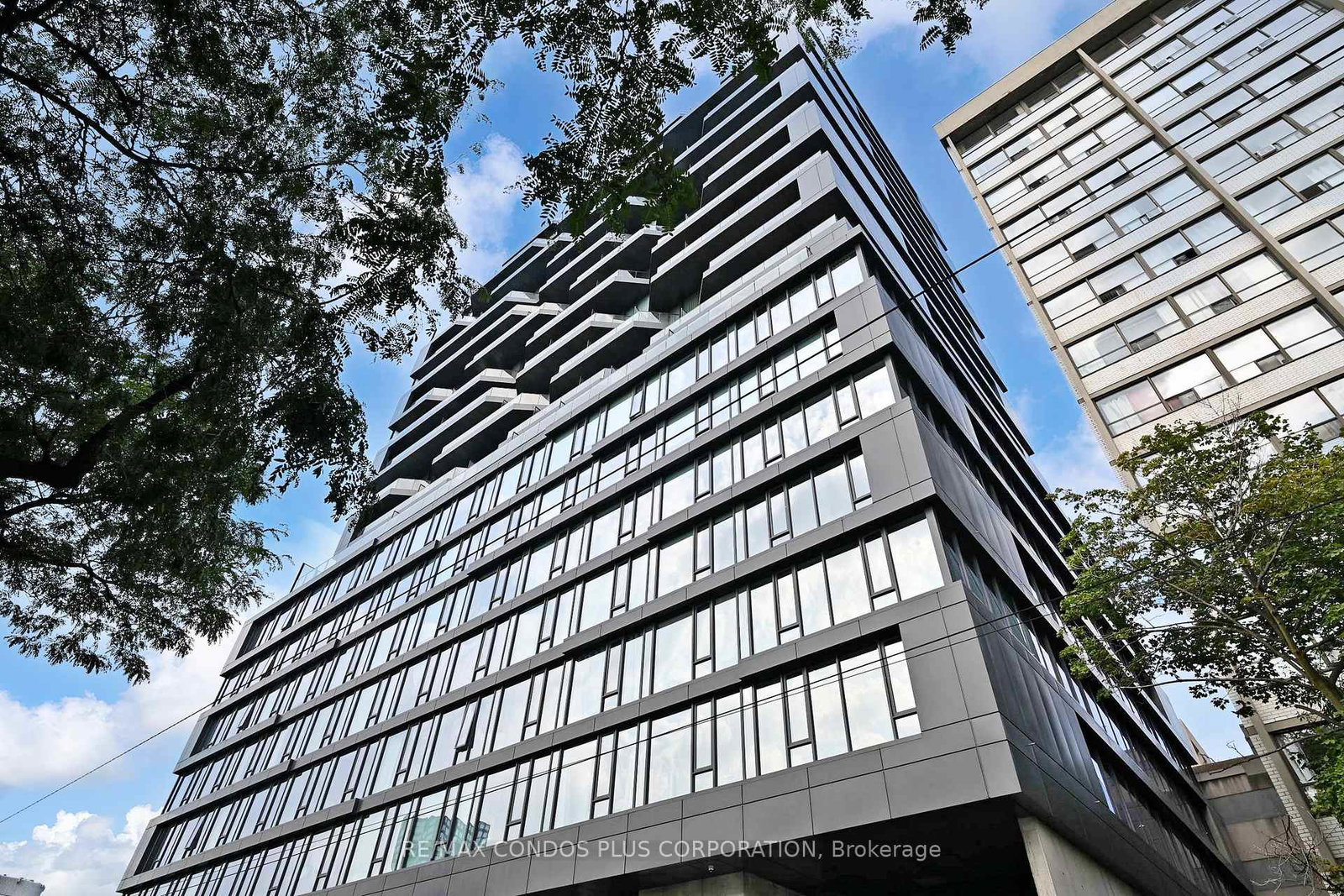 195-mccaul-street-toronto-ontario-c12608884