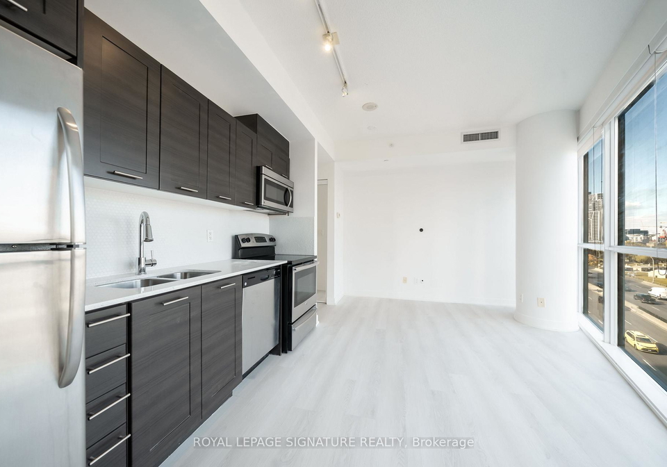 20-bruyeres-mews-toronto-ontario-c12609040