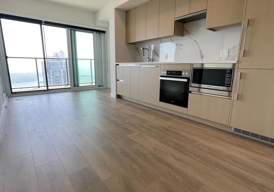 1-concord-cityplace-way-toronto-ontario-c12609372