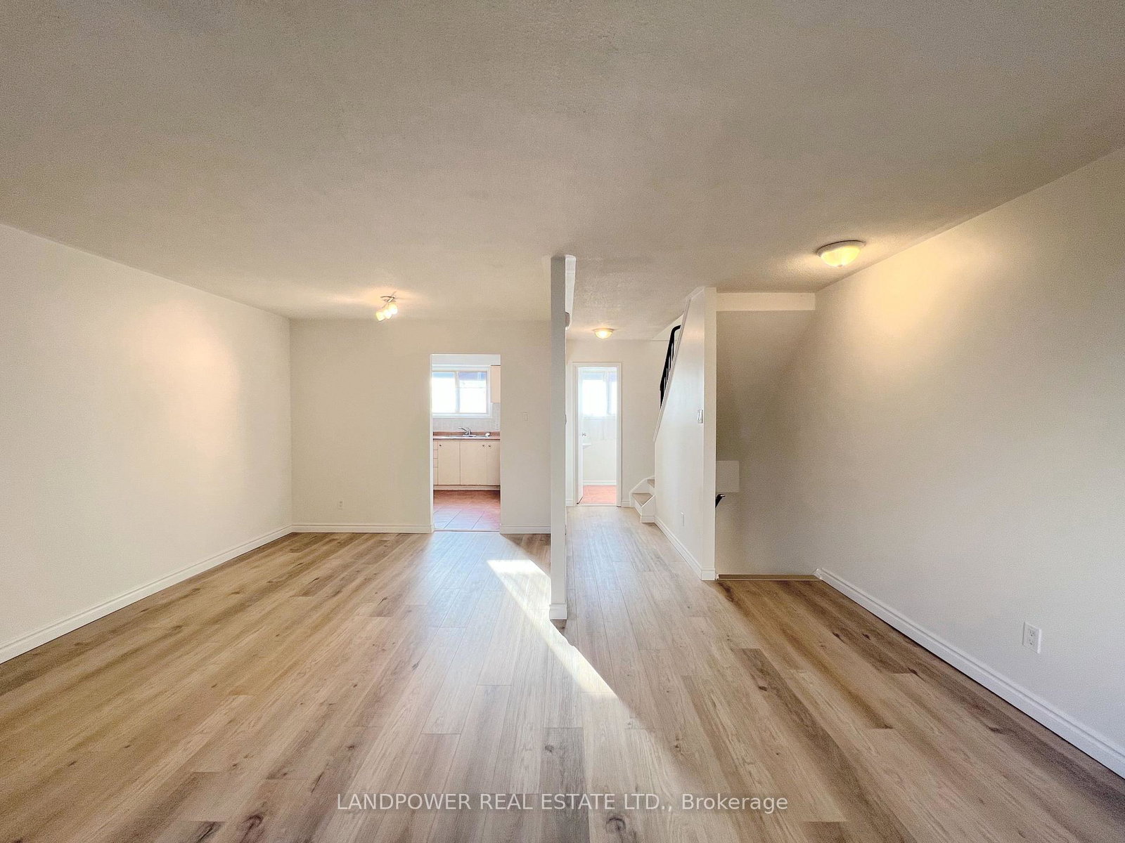 41-yellow-birchway-north-york-ontario-c12609538
