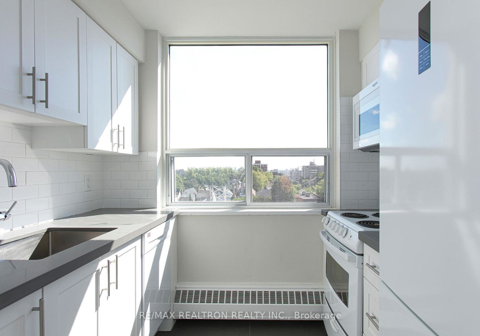 490-eglinton-avenue-e-toronto-ontario-c12609604